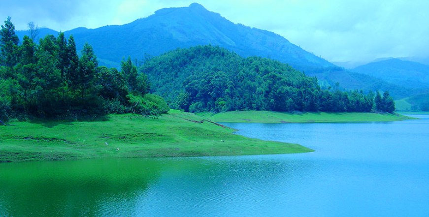 munnar-lake